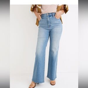 EUC Madewell 11in High-Rise Flare Jeans in Caine Wash Size 28